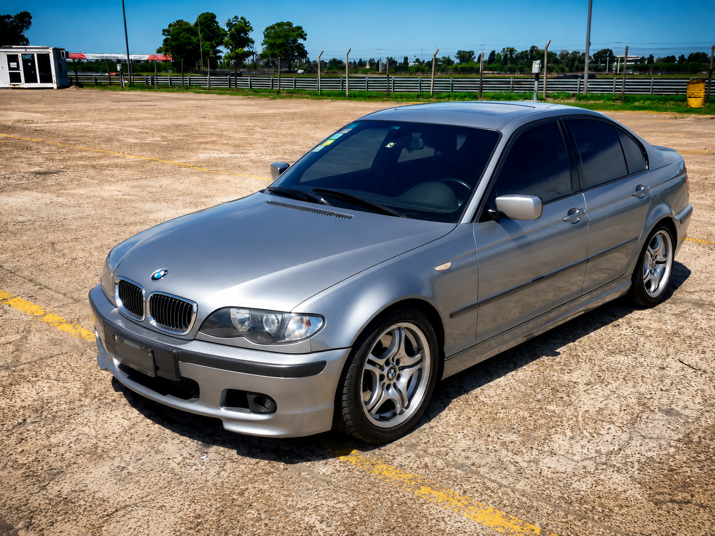 BMW 330 2004